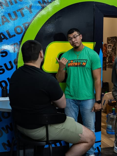 Southern Nutrition Brandon team member helping a customer in the store
